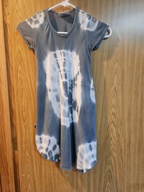 CYN by Cynthia Mehra Tie Dye Handkerchief Hem Dress